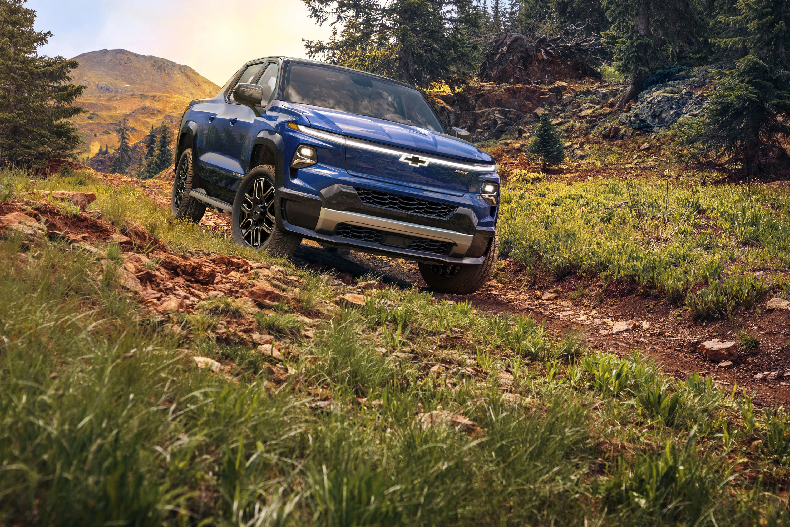 Chevrolet Silverado EV SRT exterior view