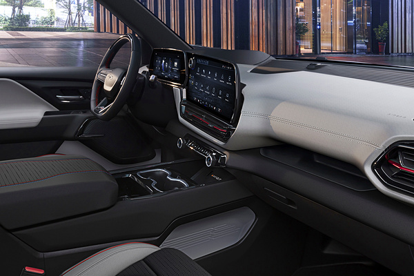 Chevrolet Silverado EV SRT interior view