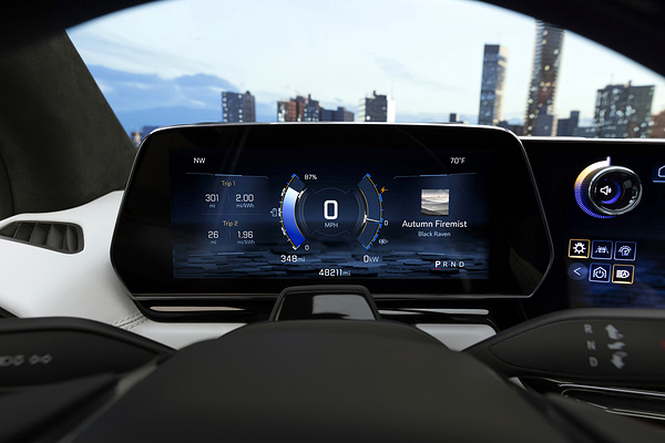 Chevrolet Silverado EV SRT screens view