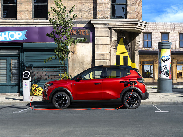 Citroën ë-C3 charging view