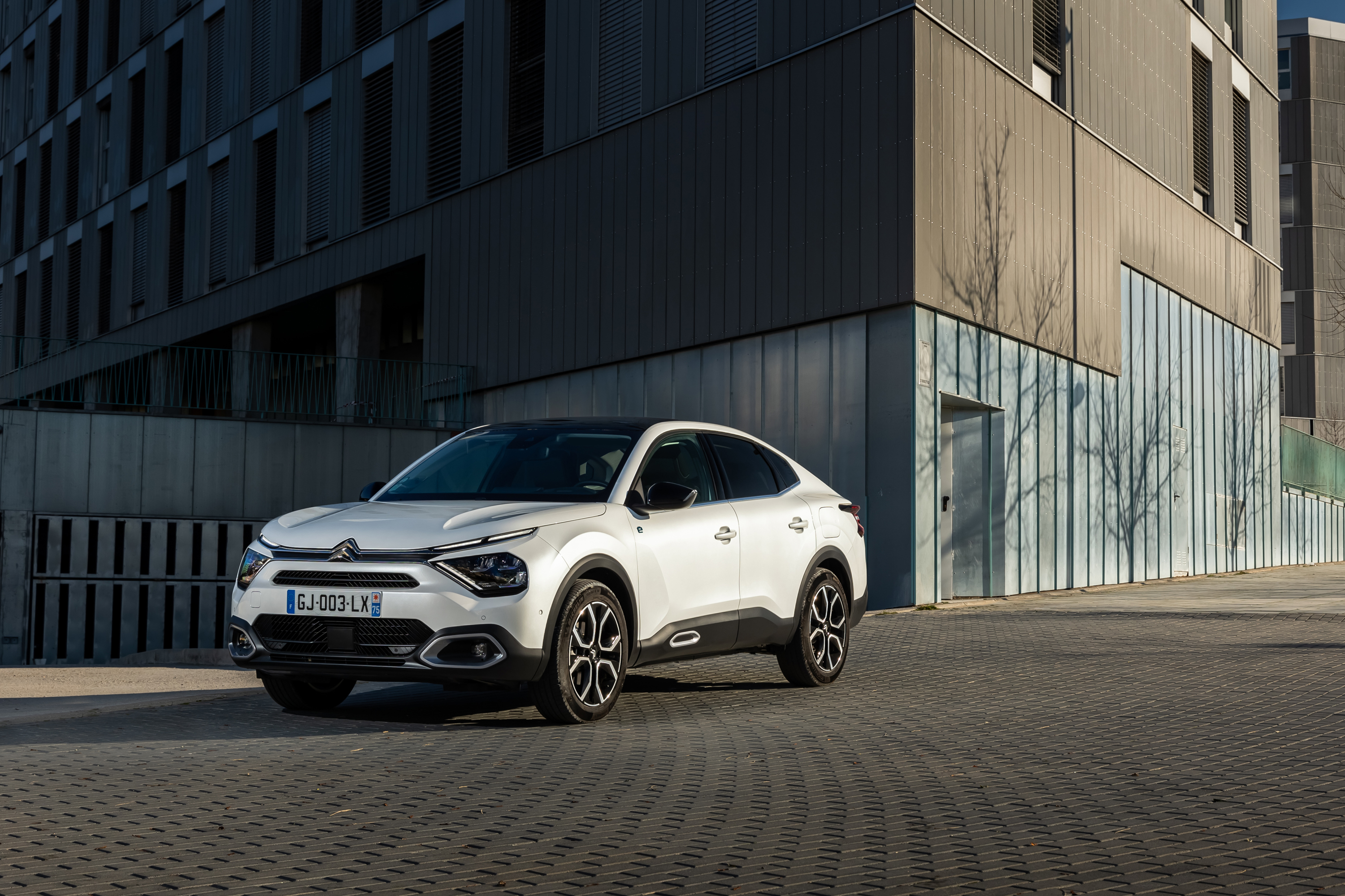 Citroën ë-C4 X electric vehicle exterior
