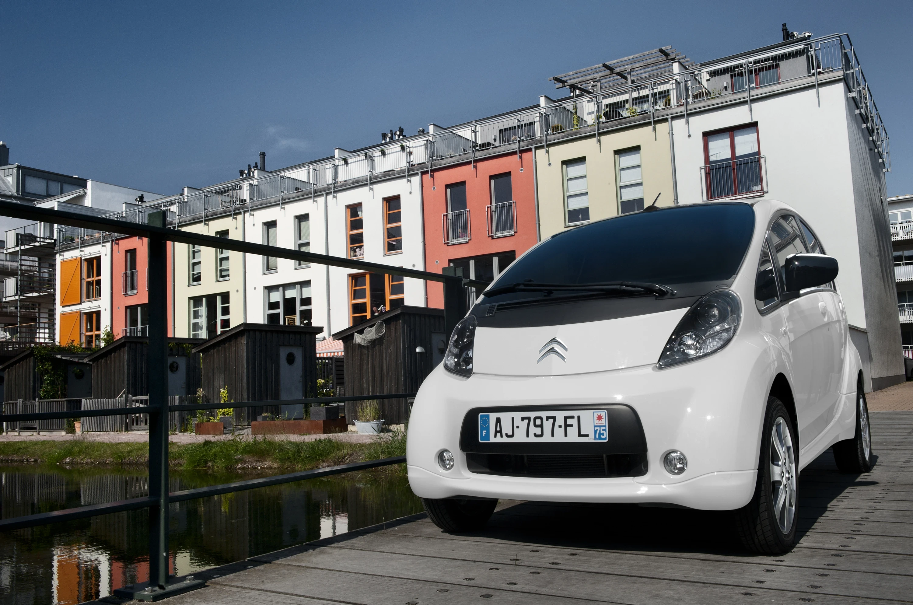 Citroën C-Zero 14.5 kWh exterior view