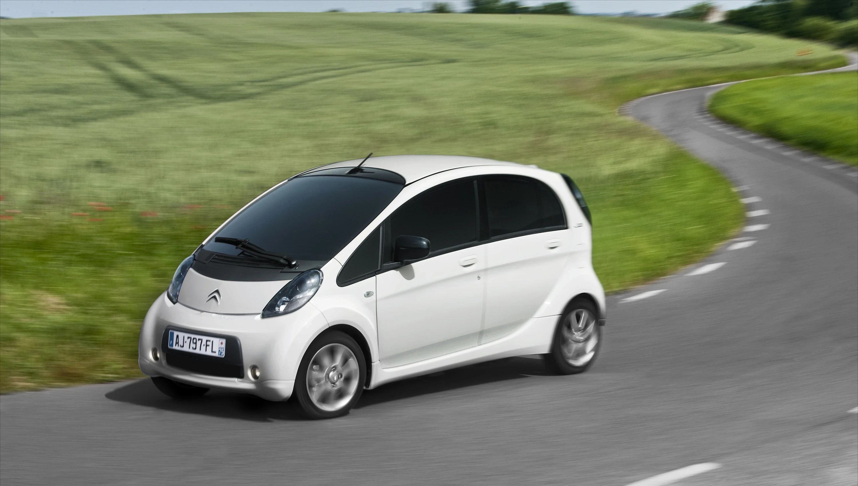Citroën C-Zero 14.5 kWh electric vehicle exterior