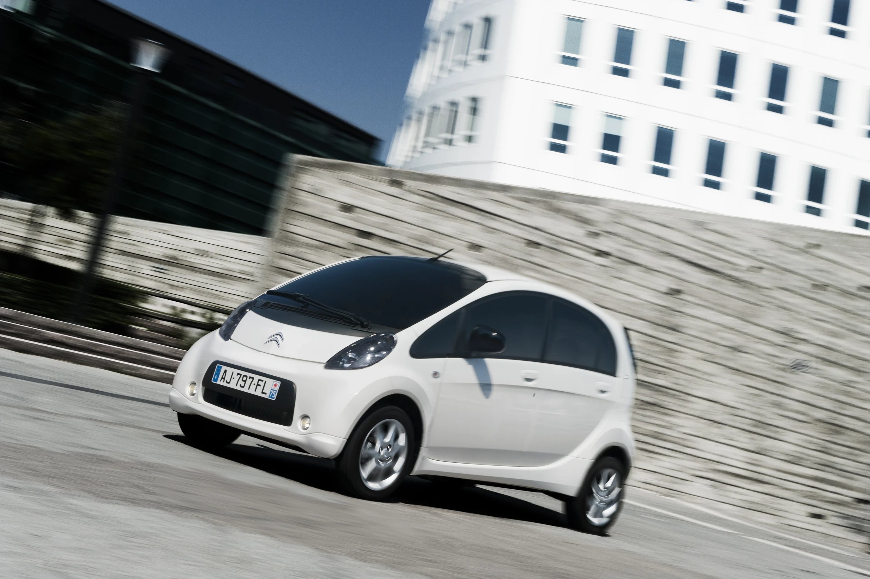 Citroën C-Zero 14.5 kWh exterior view