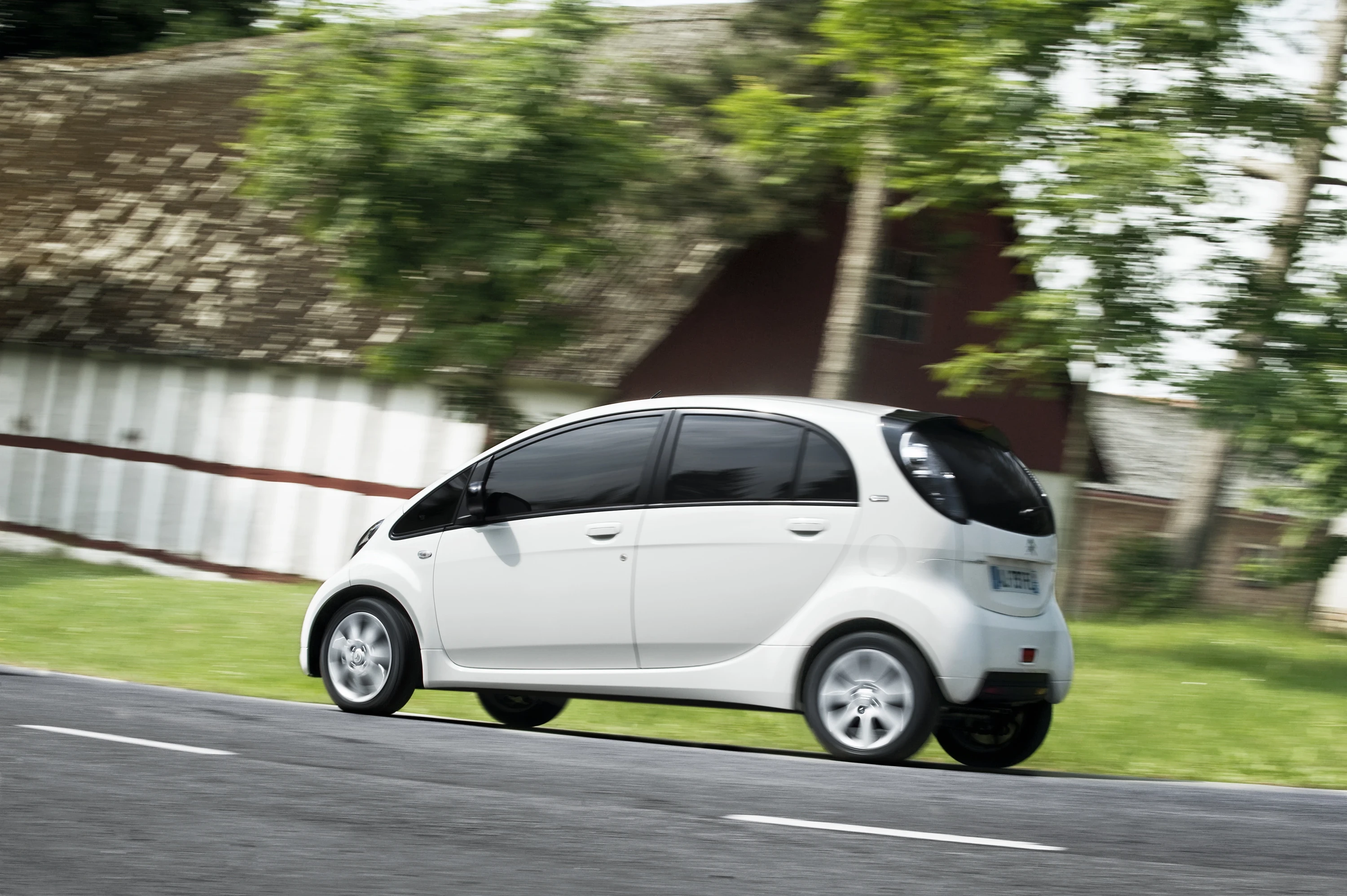 Citroën C-Zero 14.5 kWh exterior view
