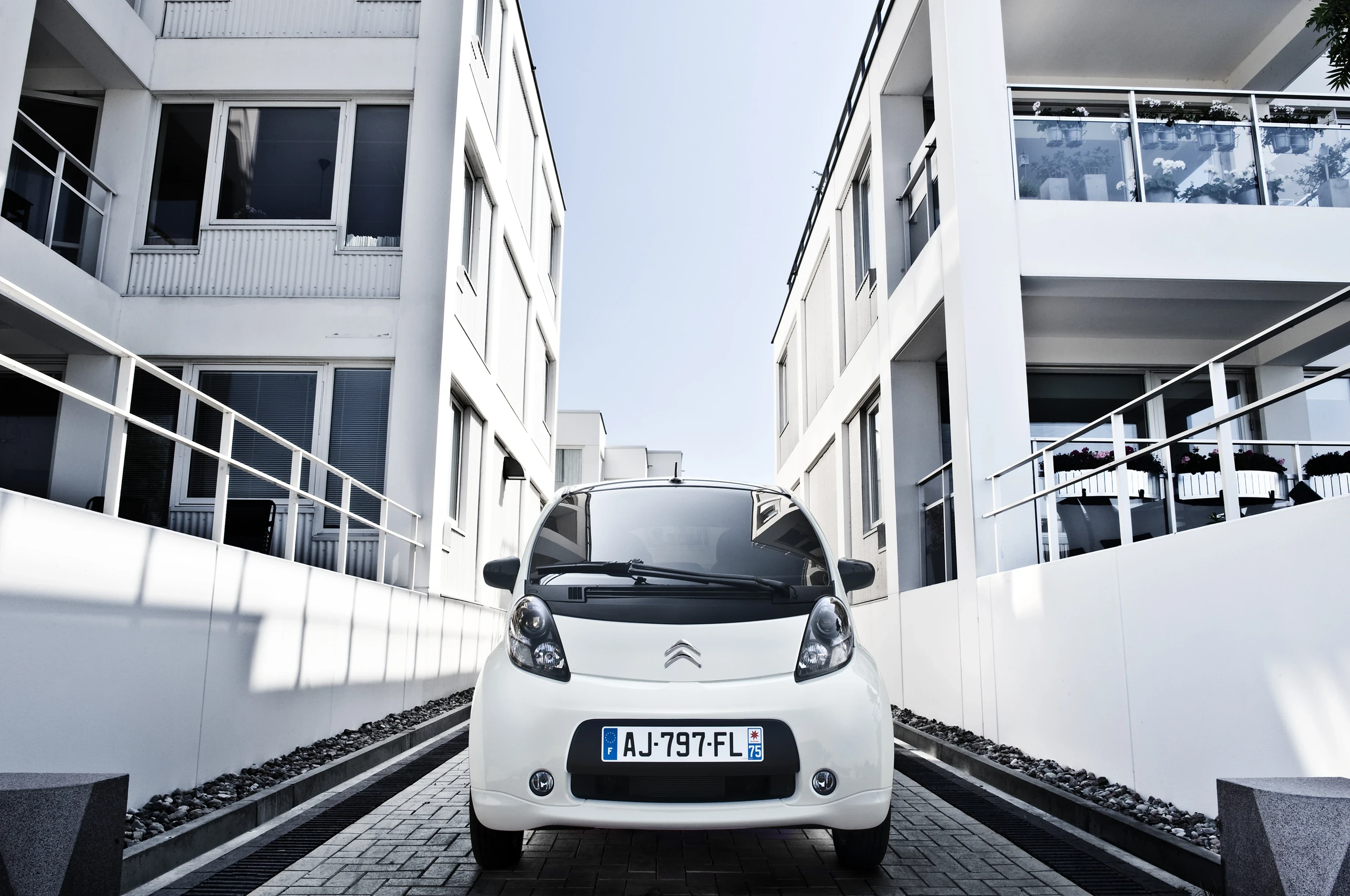 Citroën C-Zero 14.5 kWh exterior view