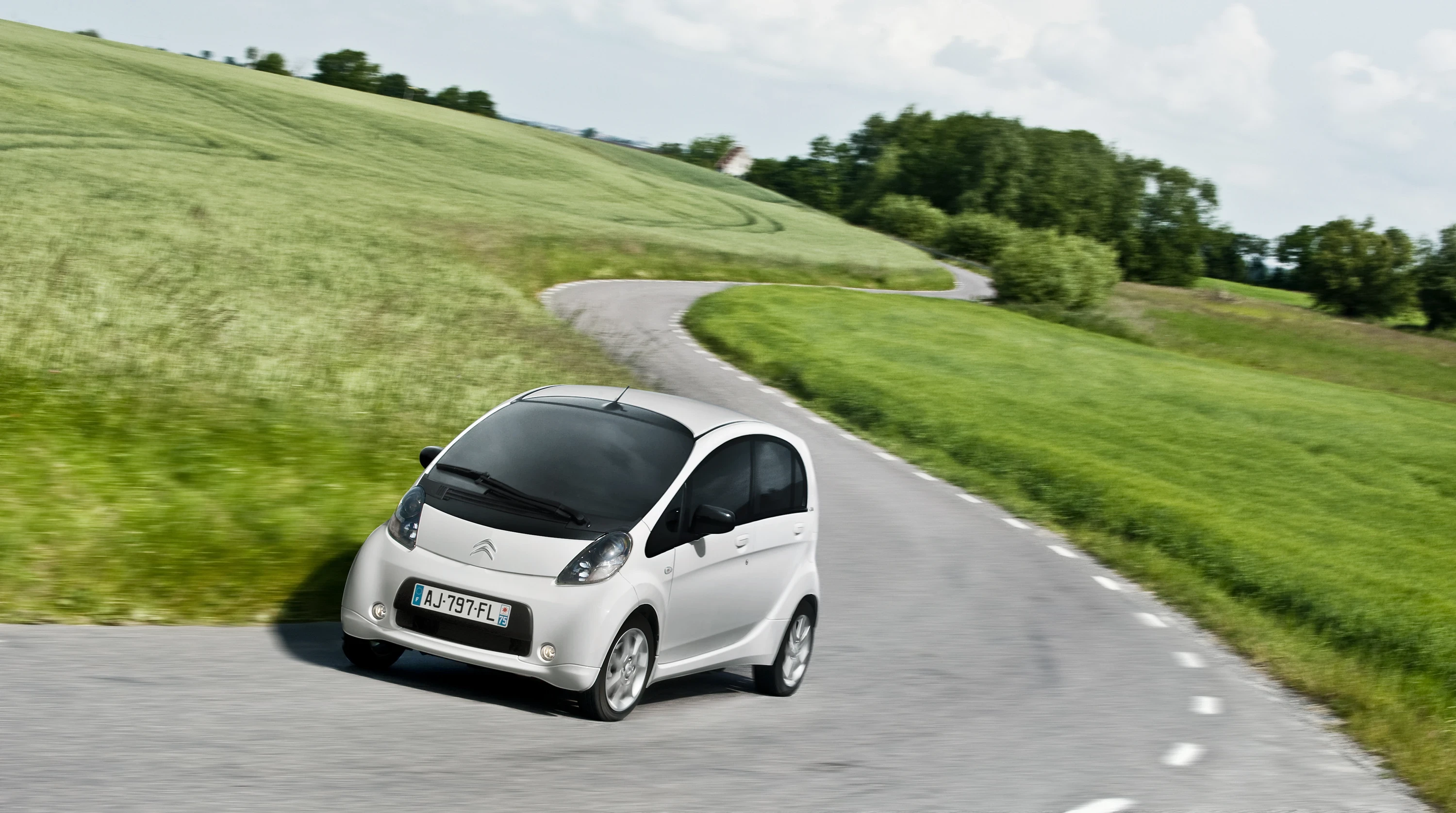 Citroën C-Zero 14.5 kWh exterior view
