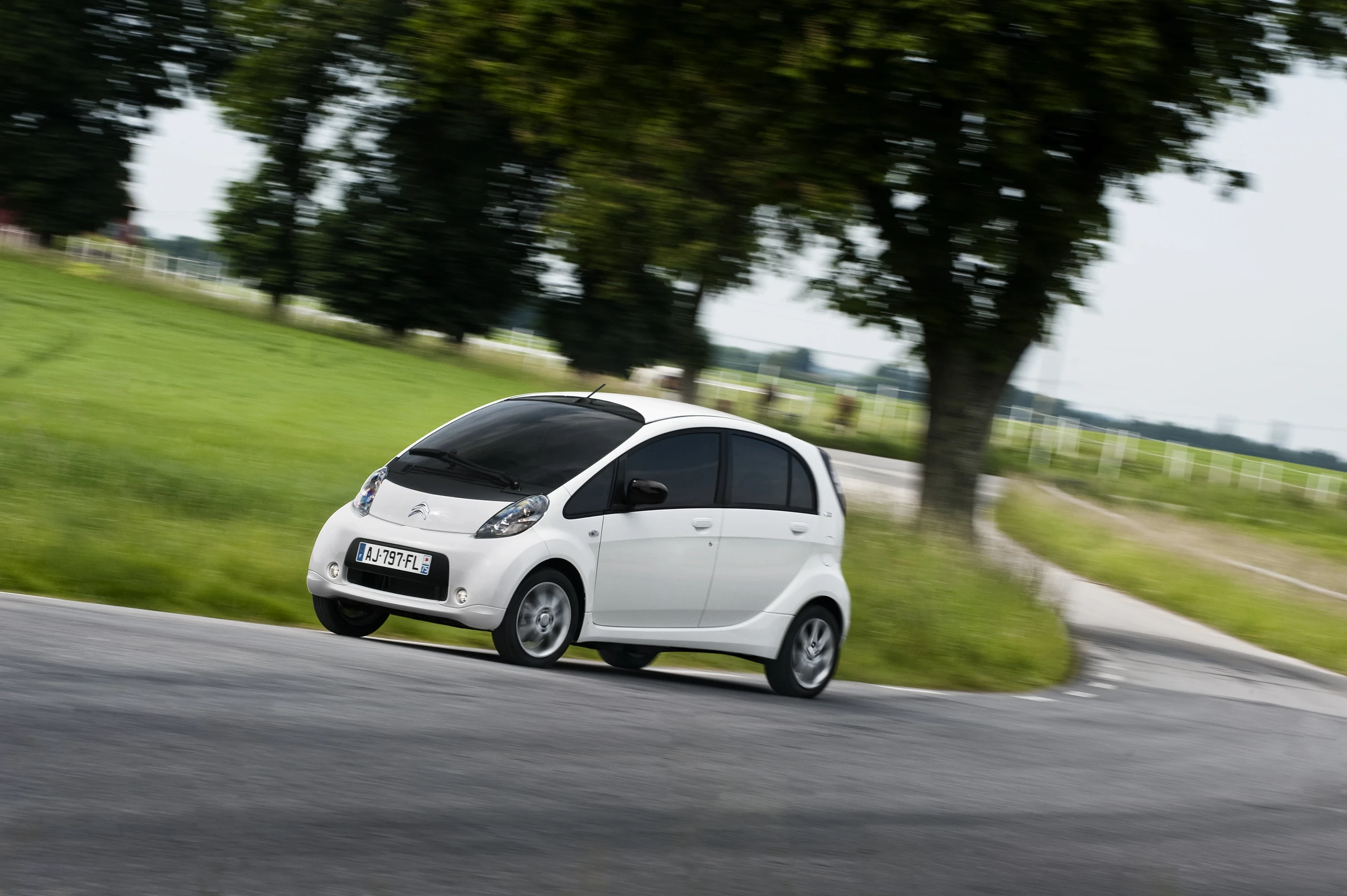 Citroën C-Zero 14.5 kWh exterior view
