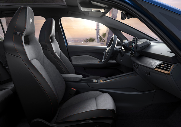 CUPRA BORN 58 frontseats view