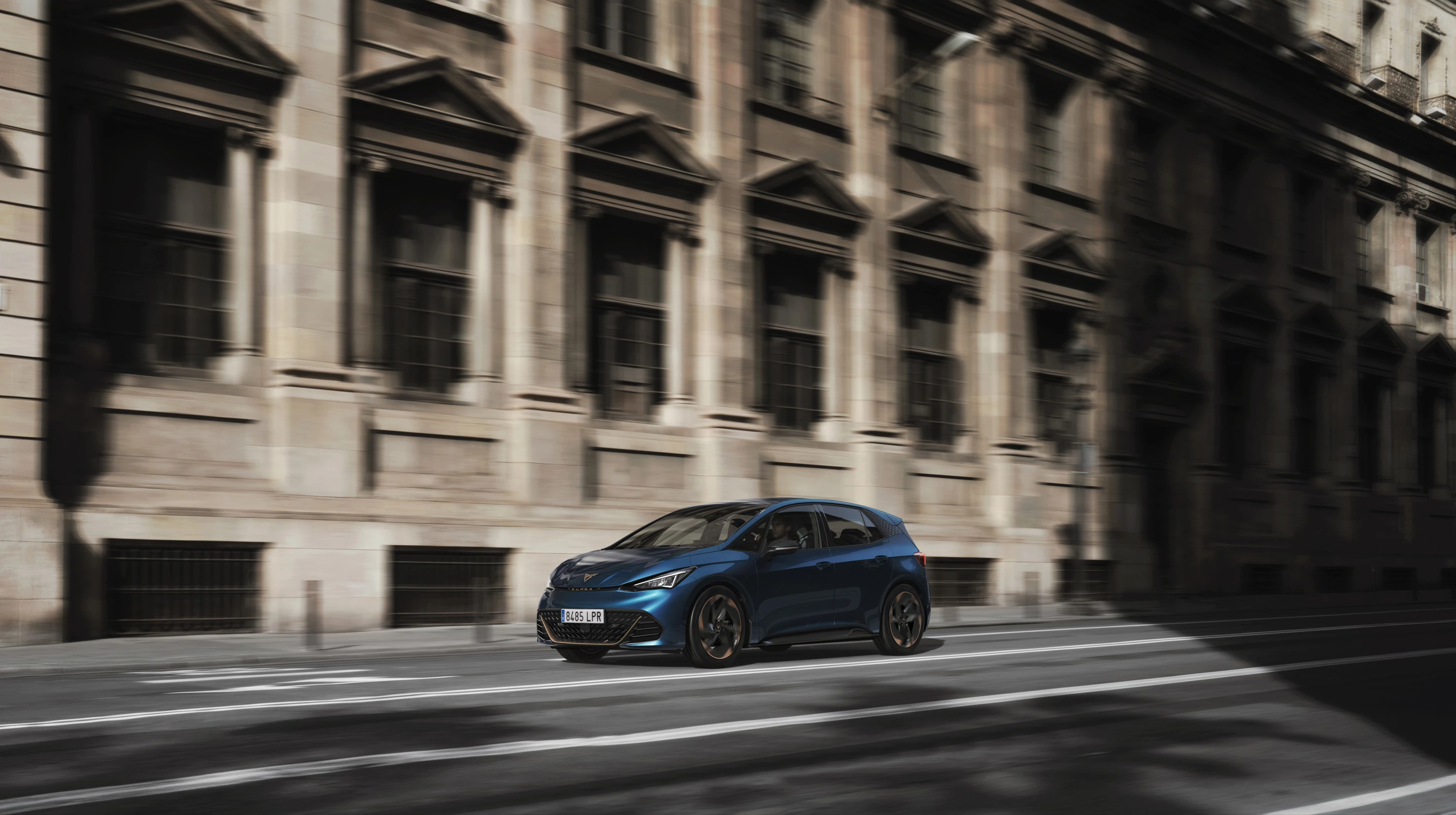 CUPRA BORN 58 e-BOOST exterior view