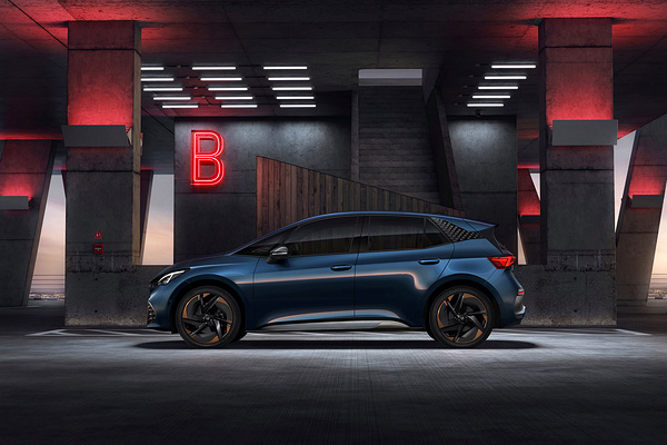 CUPRA BORN 77 e-BOOST exterior view