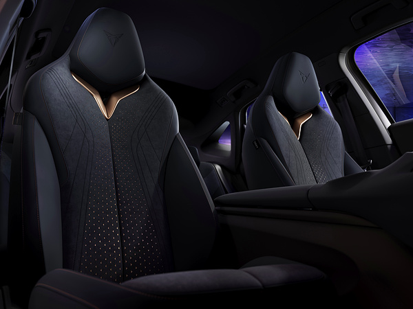 CUPRA Tavascan Endurance frontseats view