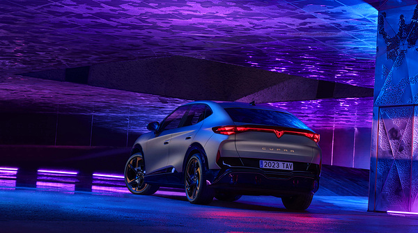 CUPRA Tavascan VZ exterior view