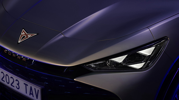 CUPRA Tavascan VZ headlights view