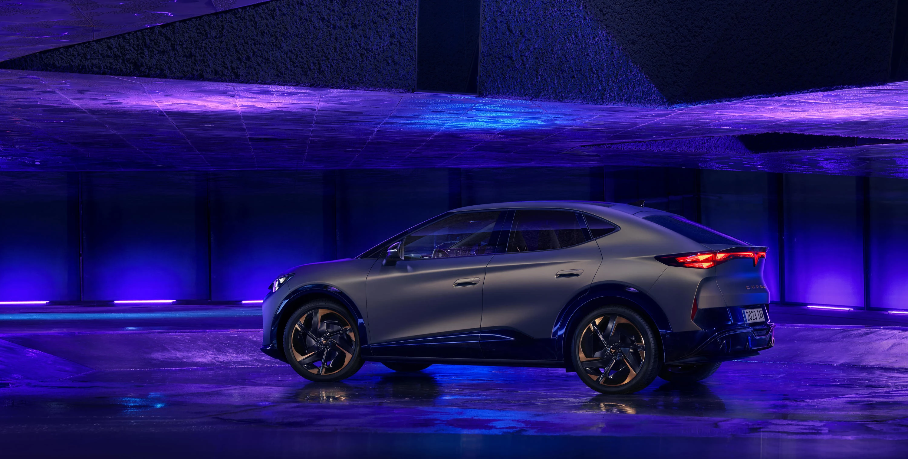 CUPRA Tavascan VZ exterior view