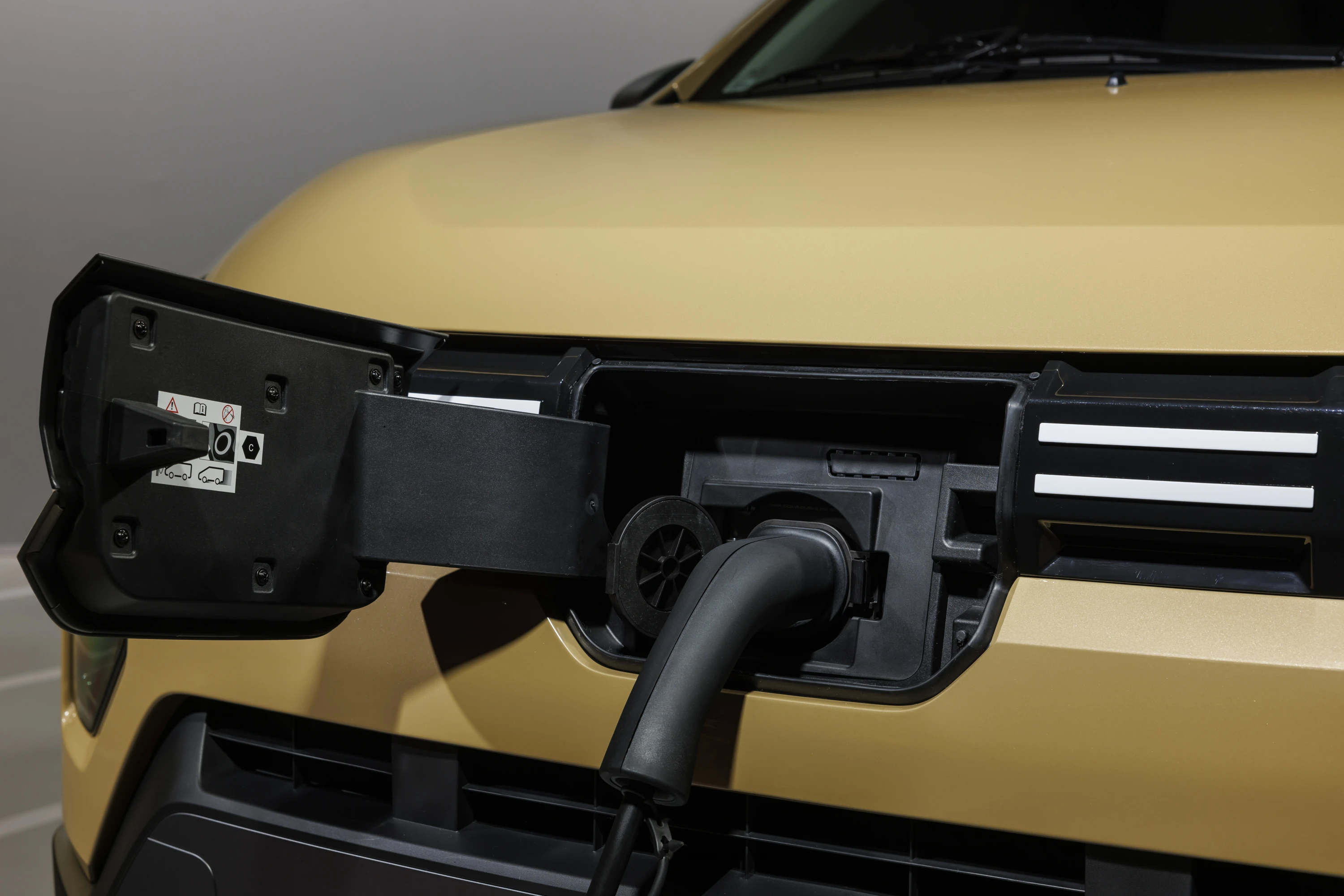 Dacia Spring 65HP chargeport view