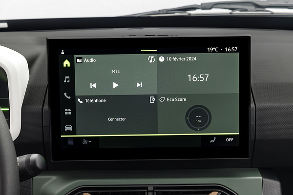 Dacia Spring 65HP screens view