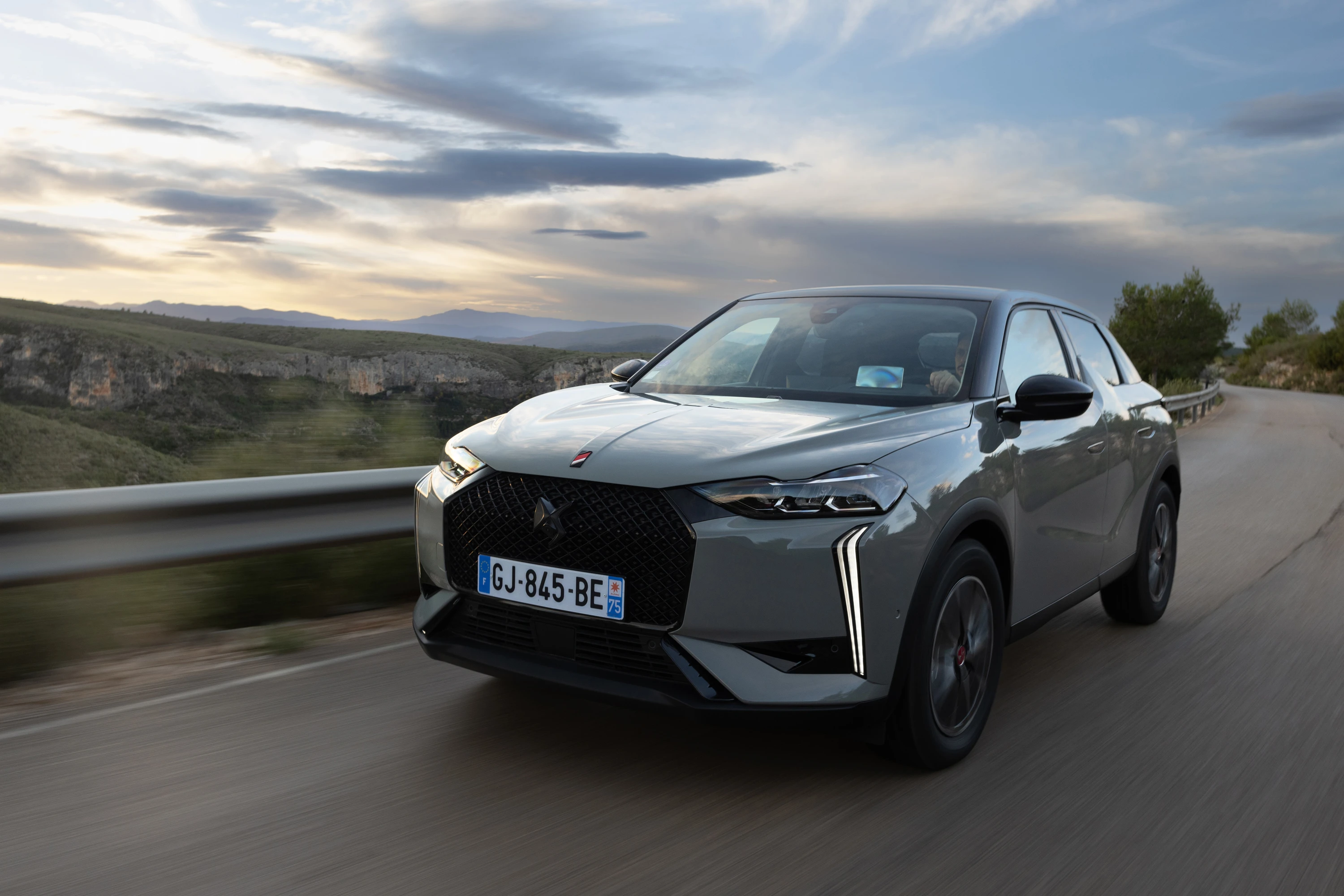 DS 3 E-Tense exterior view