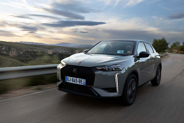 DS 3 E-Tense exterior view