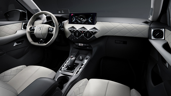 DS 3 E-Tense interior view
