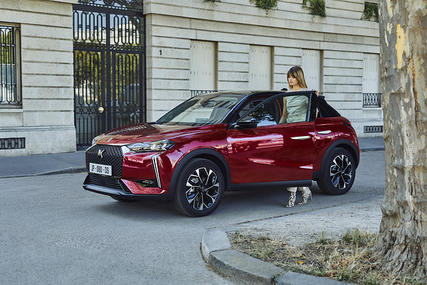 DS 3 E-Tense electric crossover