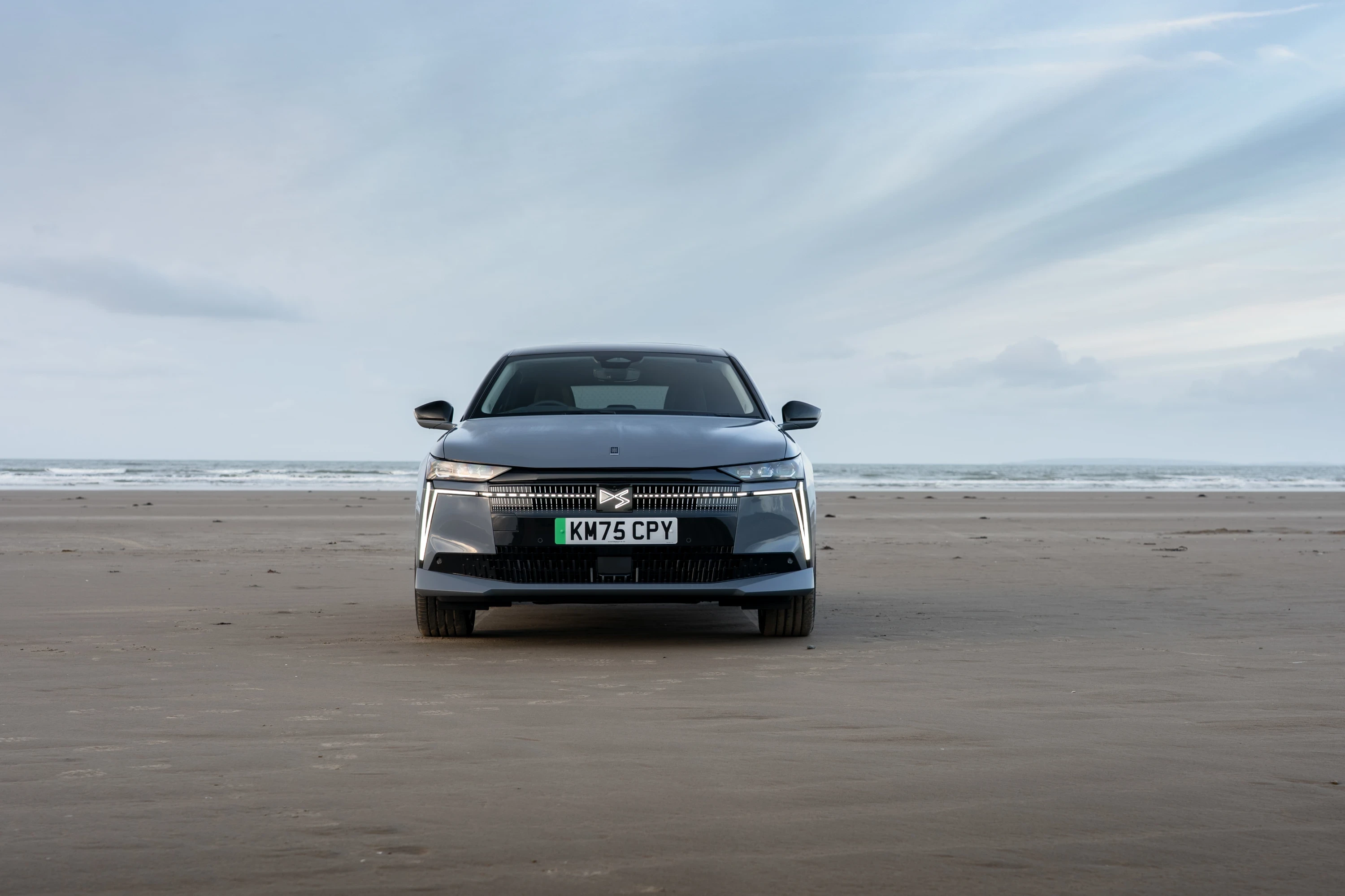 DS N°4 E-Tense 58 kWh exterior view