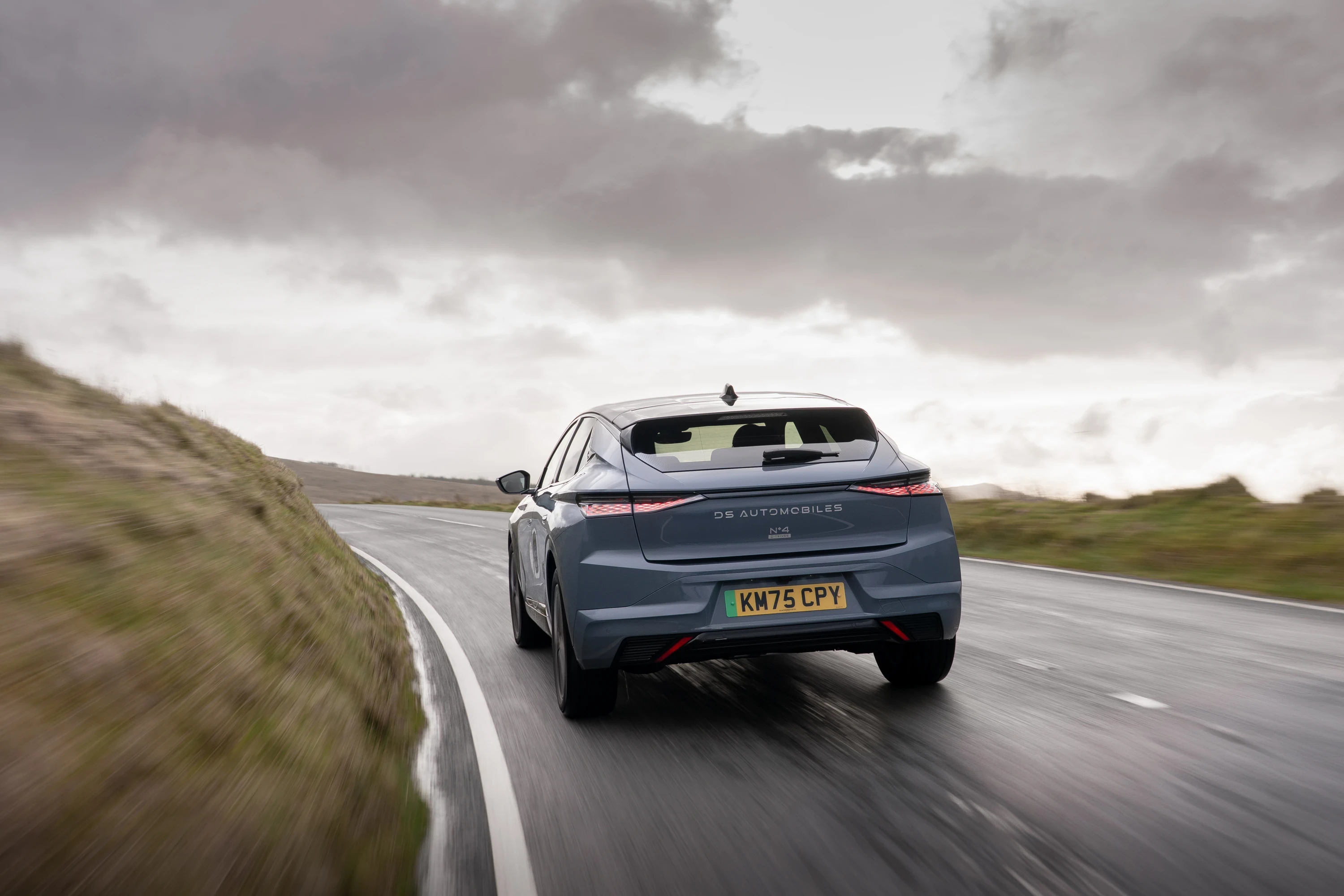 DS N°4 E-Tense 58 kWh exterior view