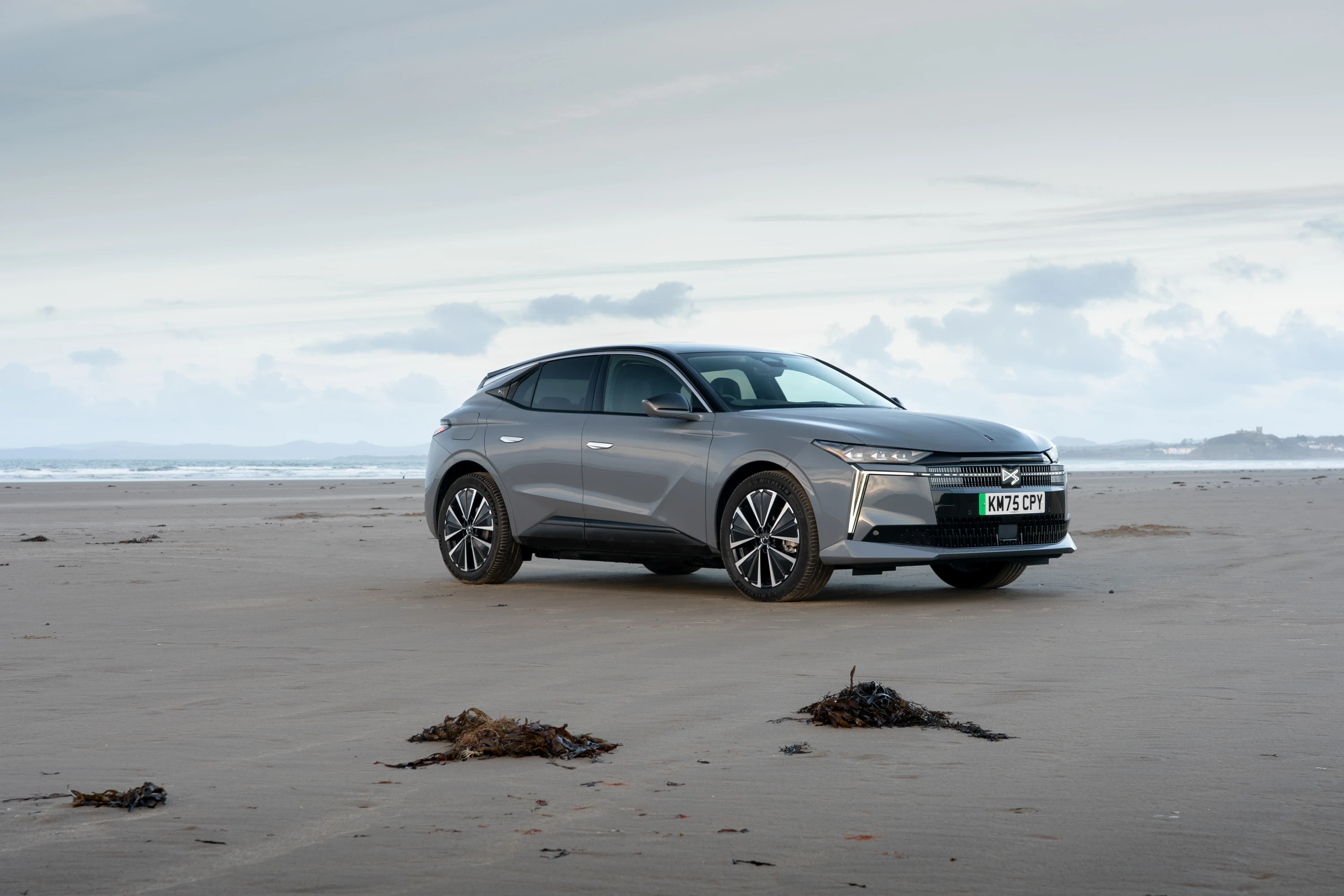 DS N°4 E-Tense 58 kWh exterior view