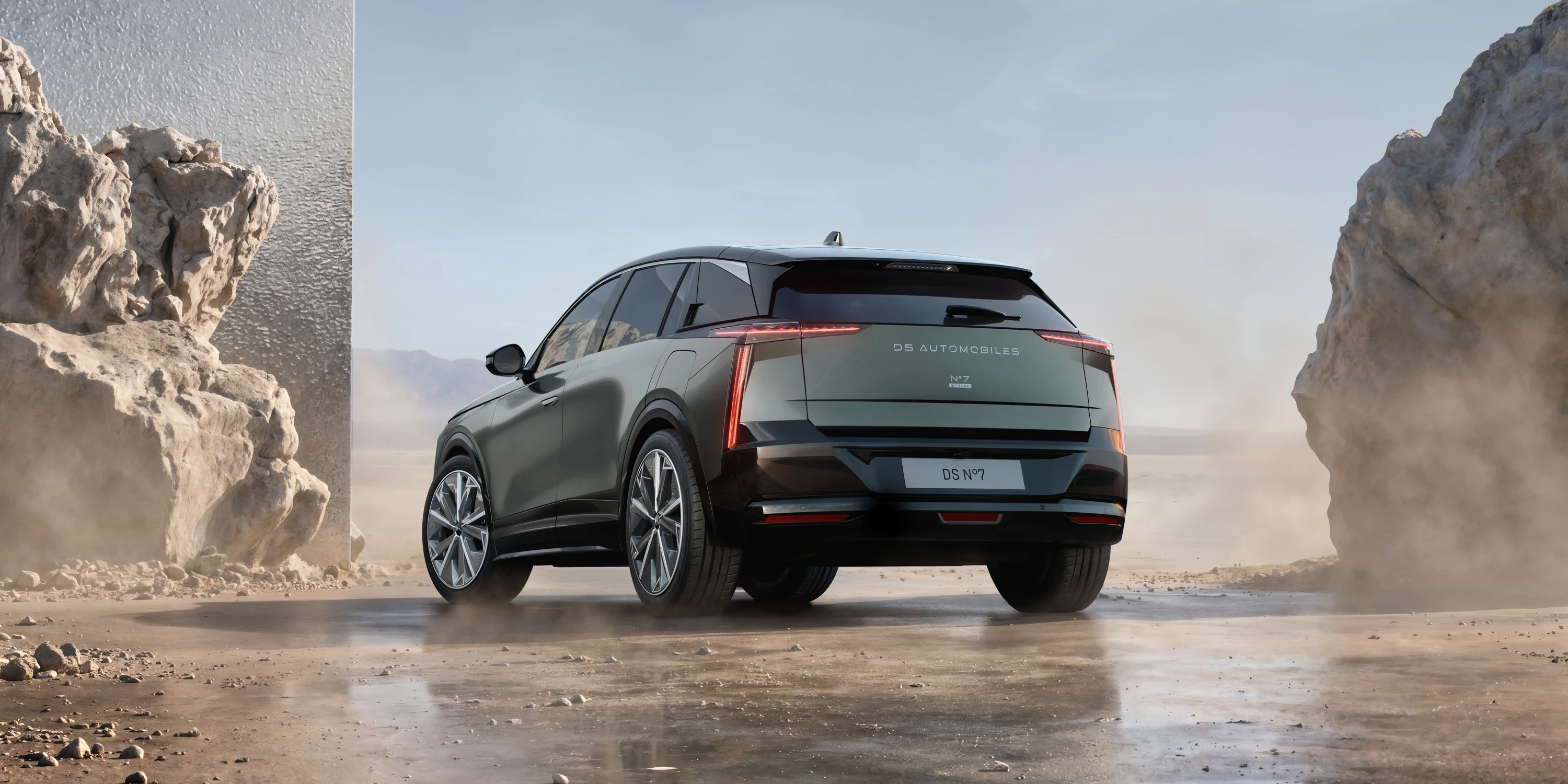 DS N°7 E-Tense FWD exterior view