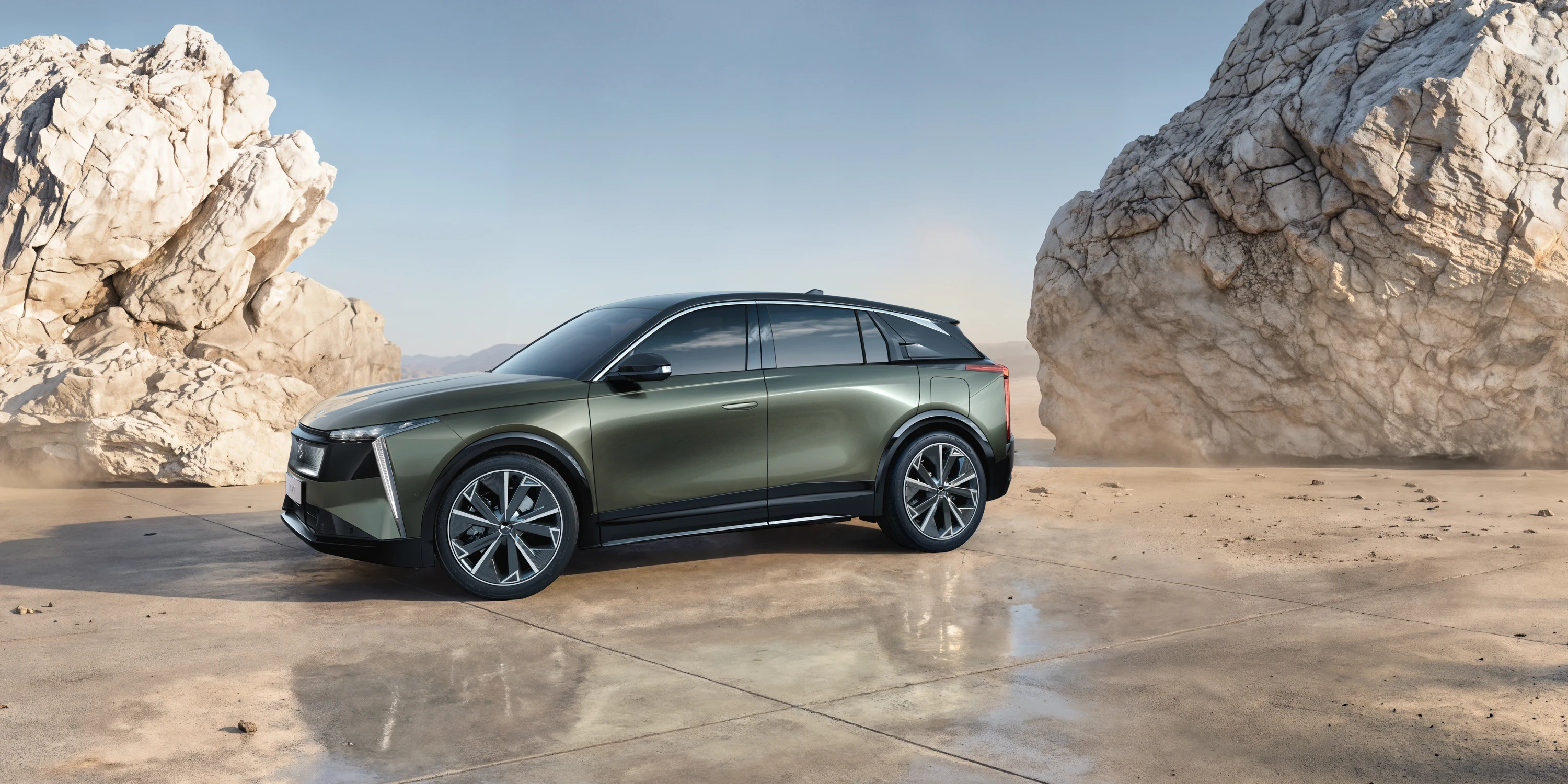 DS N°7 E-Tense FWD exterior view