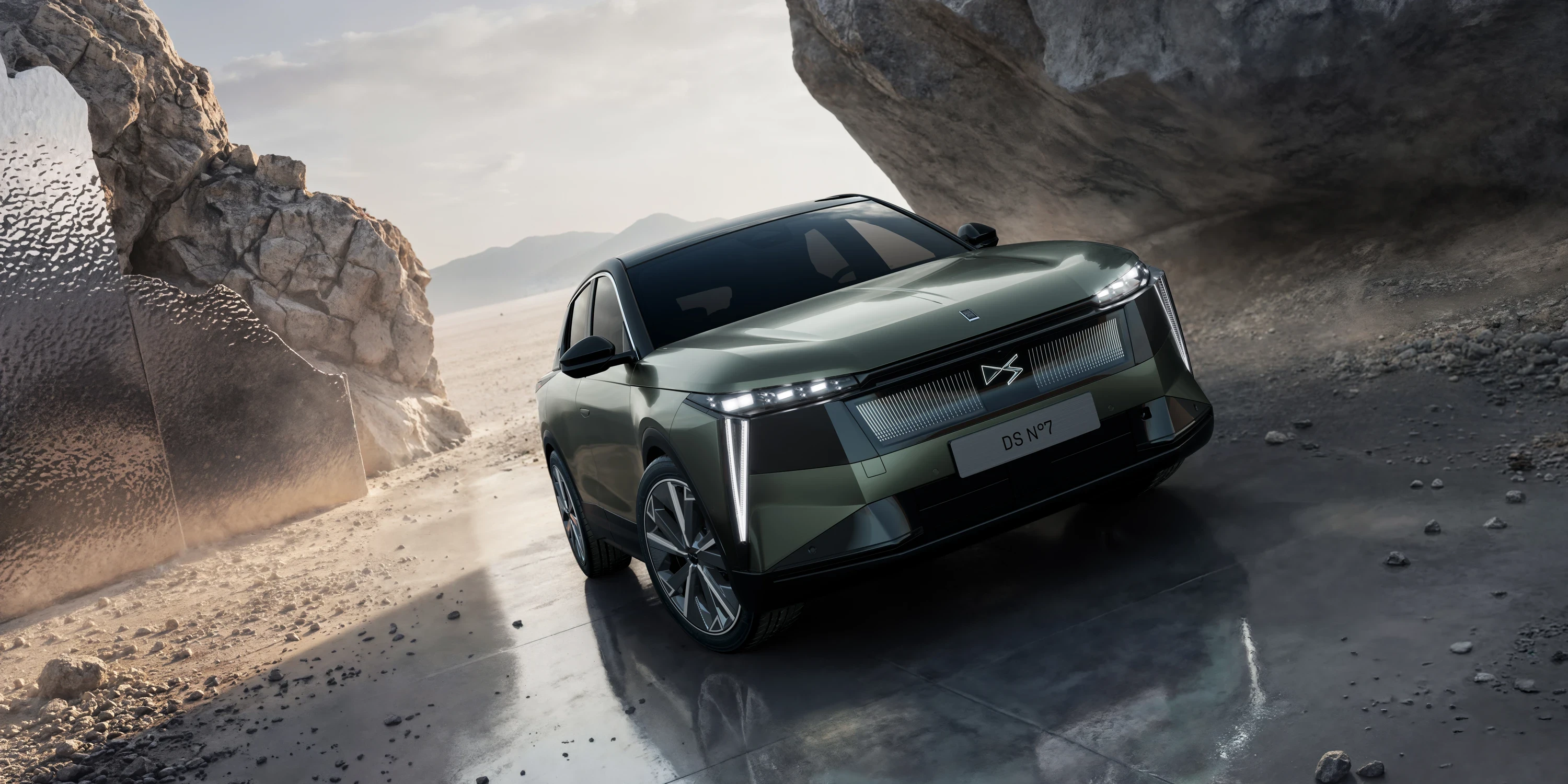 DS N°7 E-Tense FWD exterior view