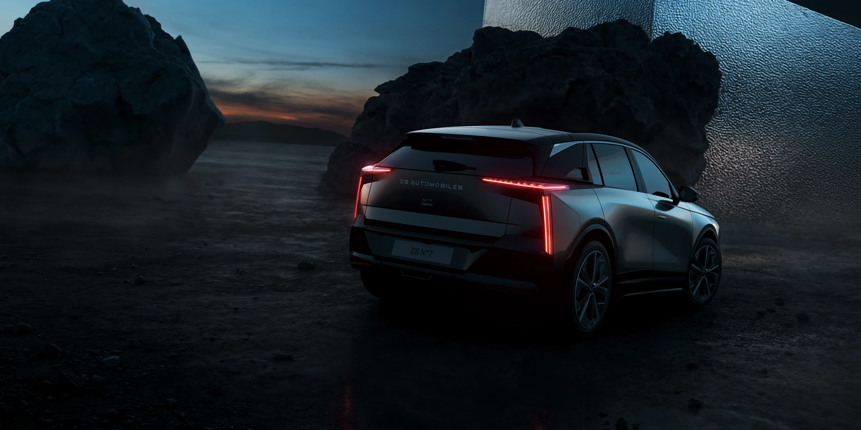 DS N°7 E-Tense FWD Long Range exterior view