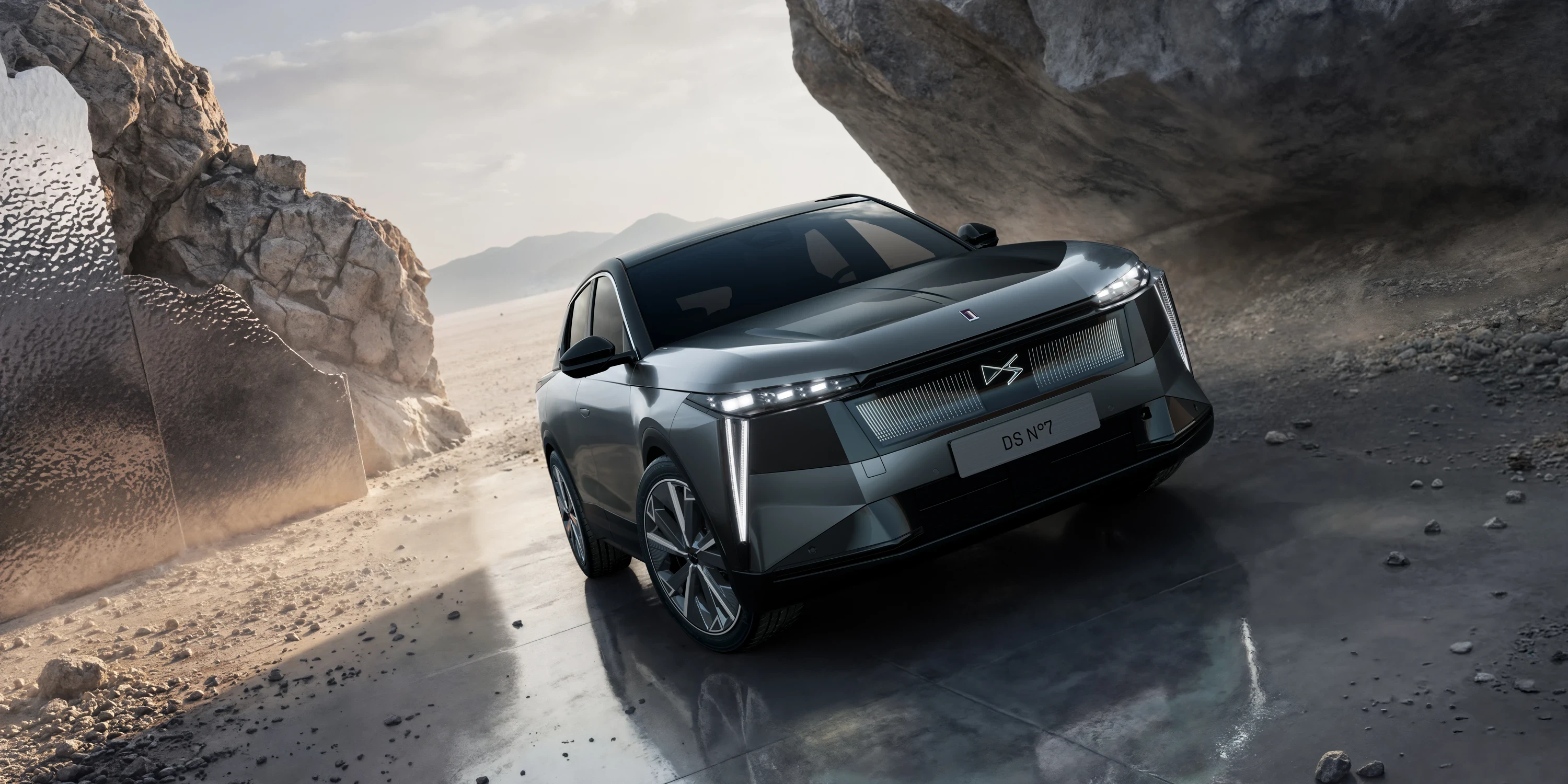 DS N°7 E-Tense FWD Long Range exterior view