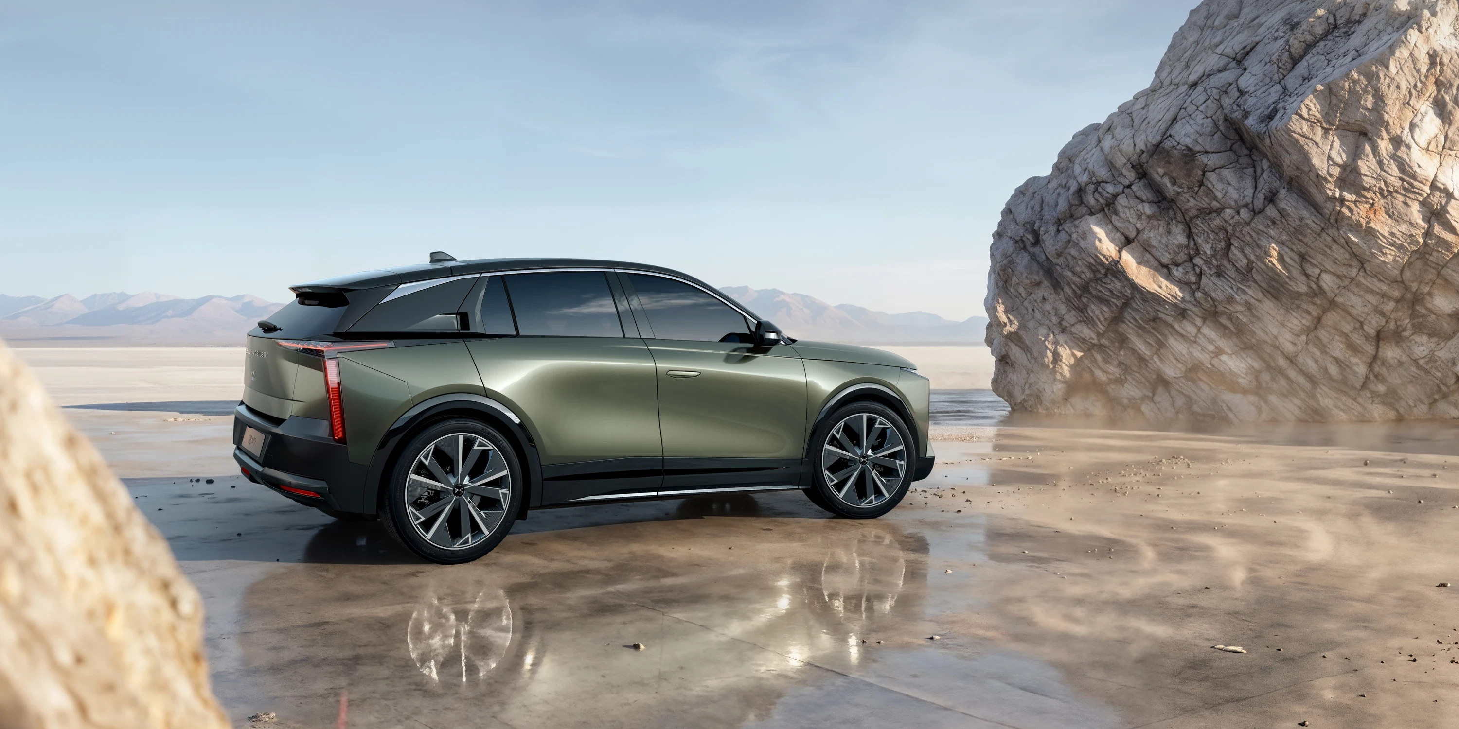 DS N°7 E-Tense FWD Long Range exterior view