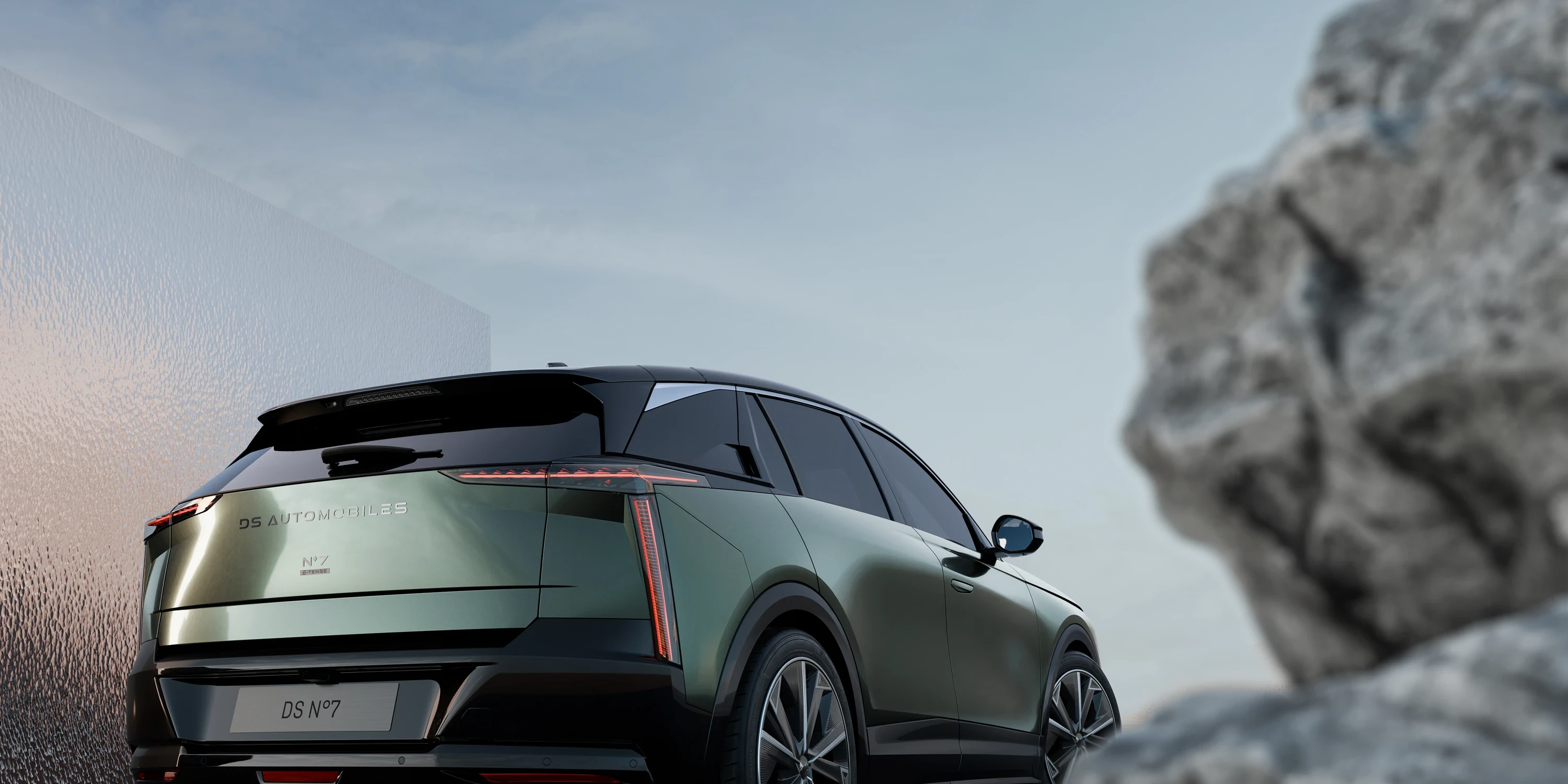 DS N°7 E-Tense FWD Long Range exterior view