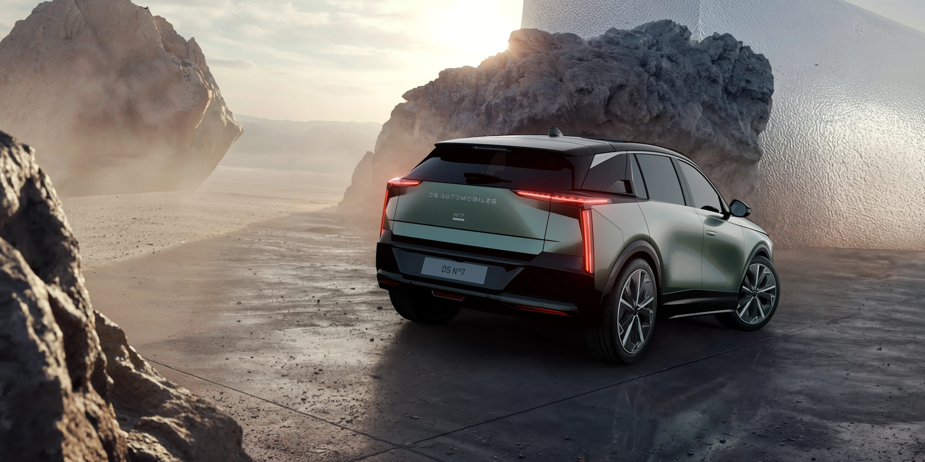 DS N°7 E-Tense FWD Long Range exterior view