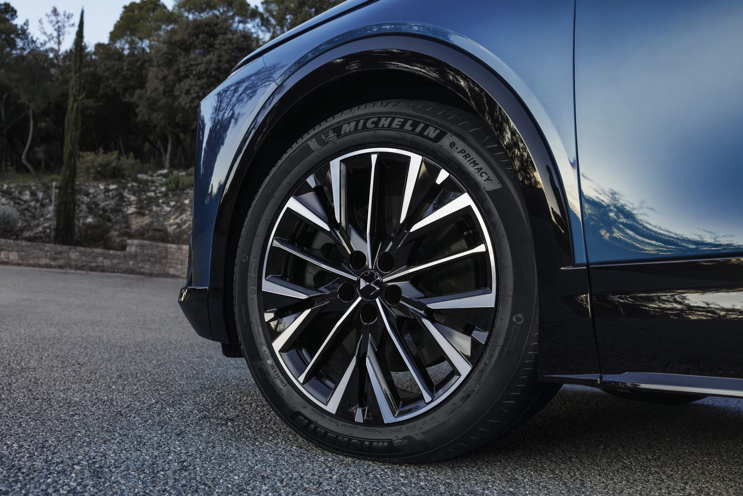 DS N°8 AWD Long Range wheels view