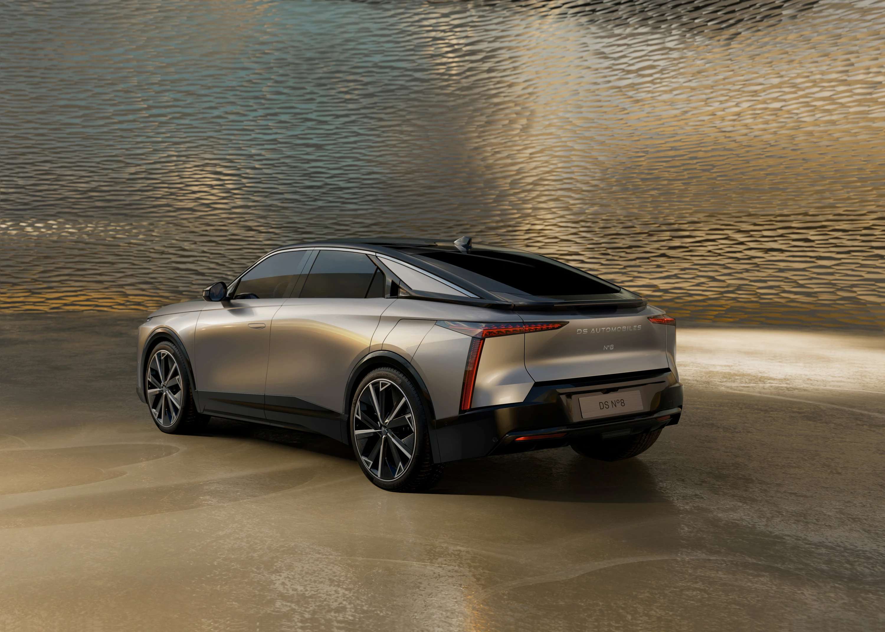 DS N°8 FWD Long Range exterior view