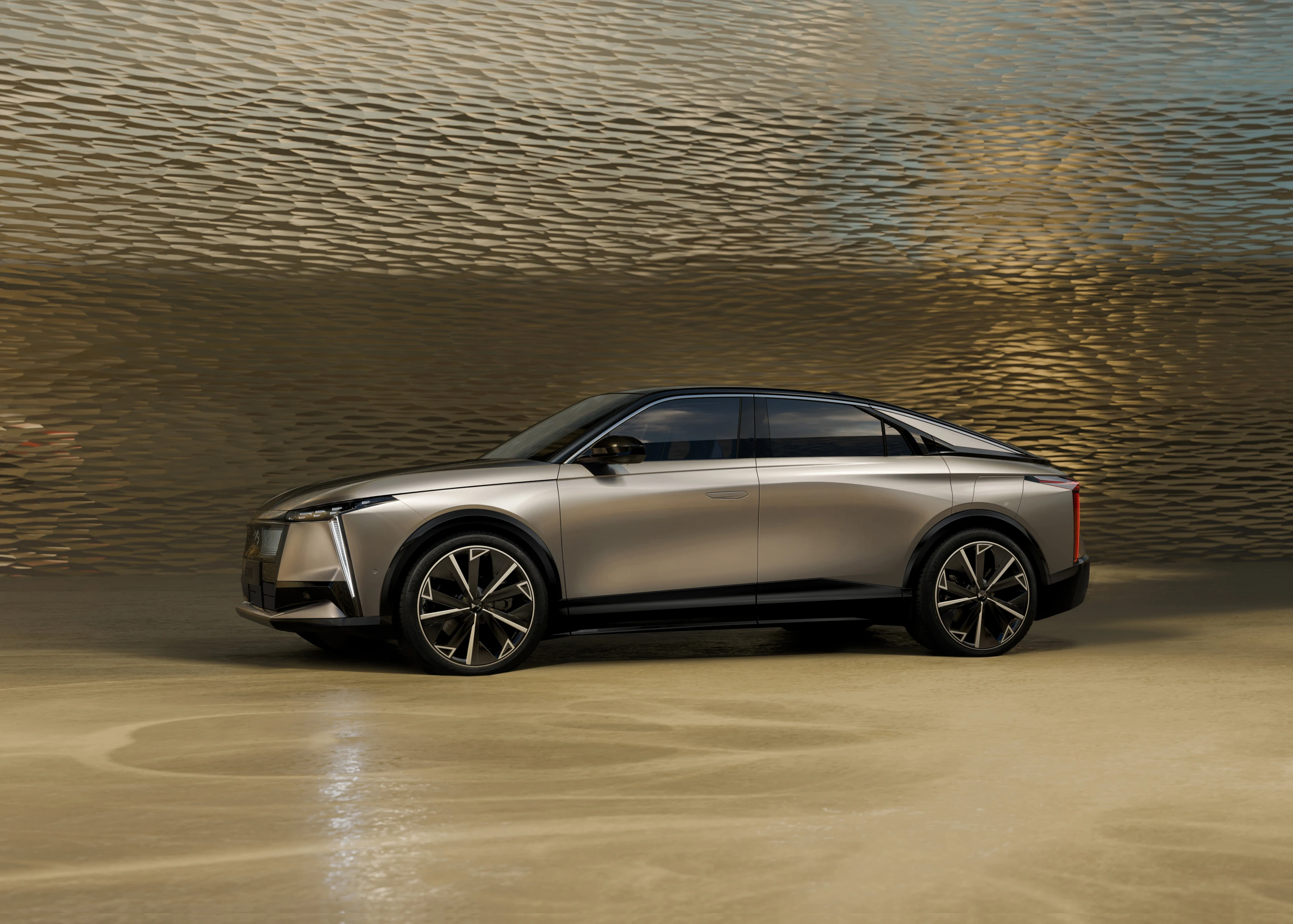 DS N°8 FWD Long Range exterior view
