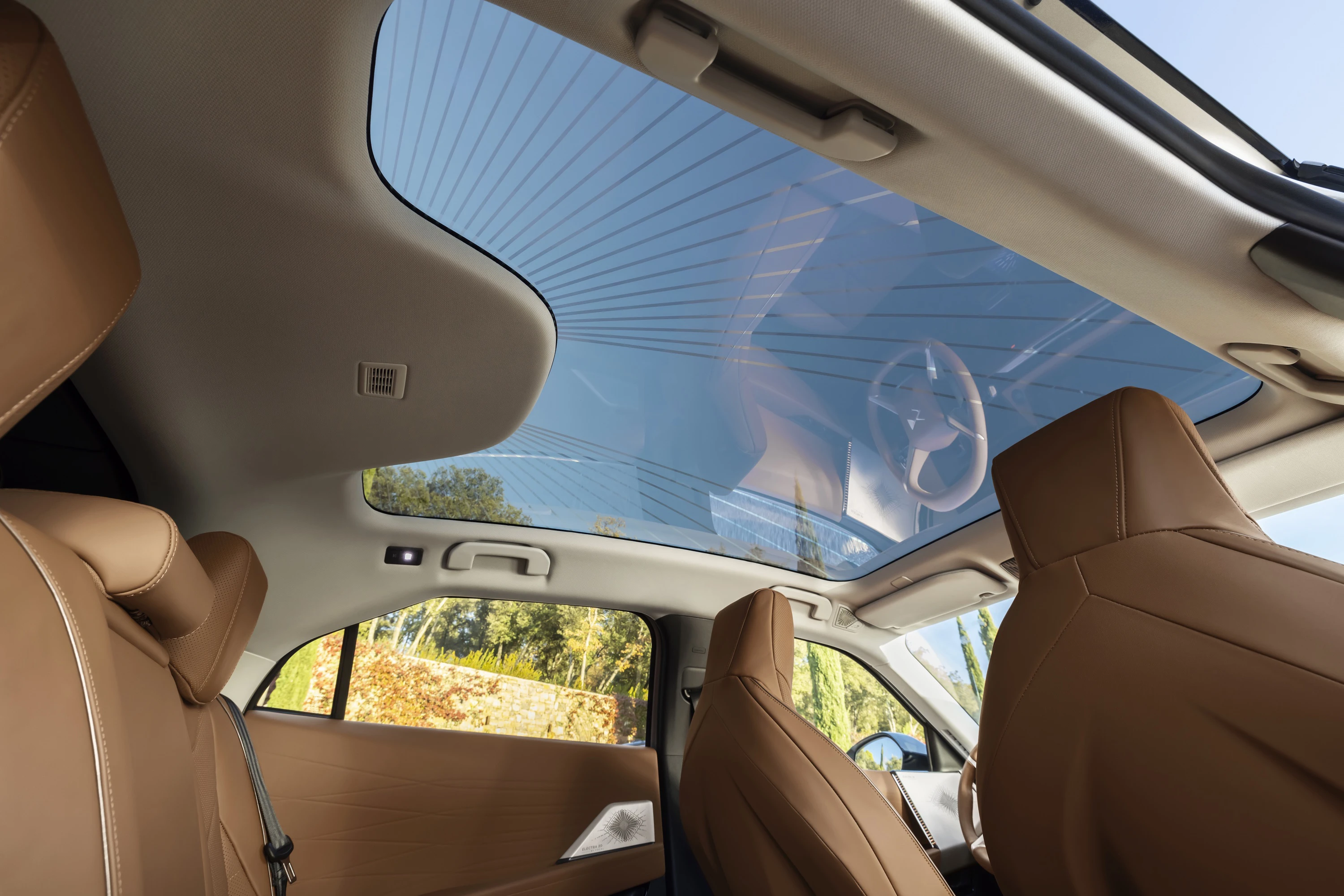 DS N°8 FWD Long Range roof view