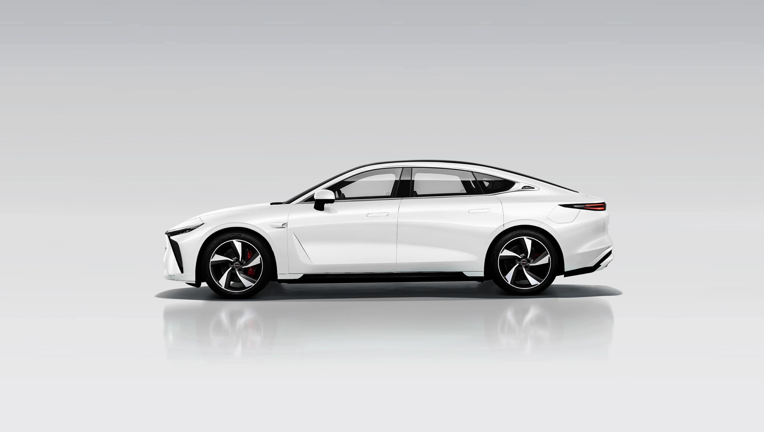 Exlantix ES 100kWh AWD exterior view