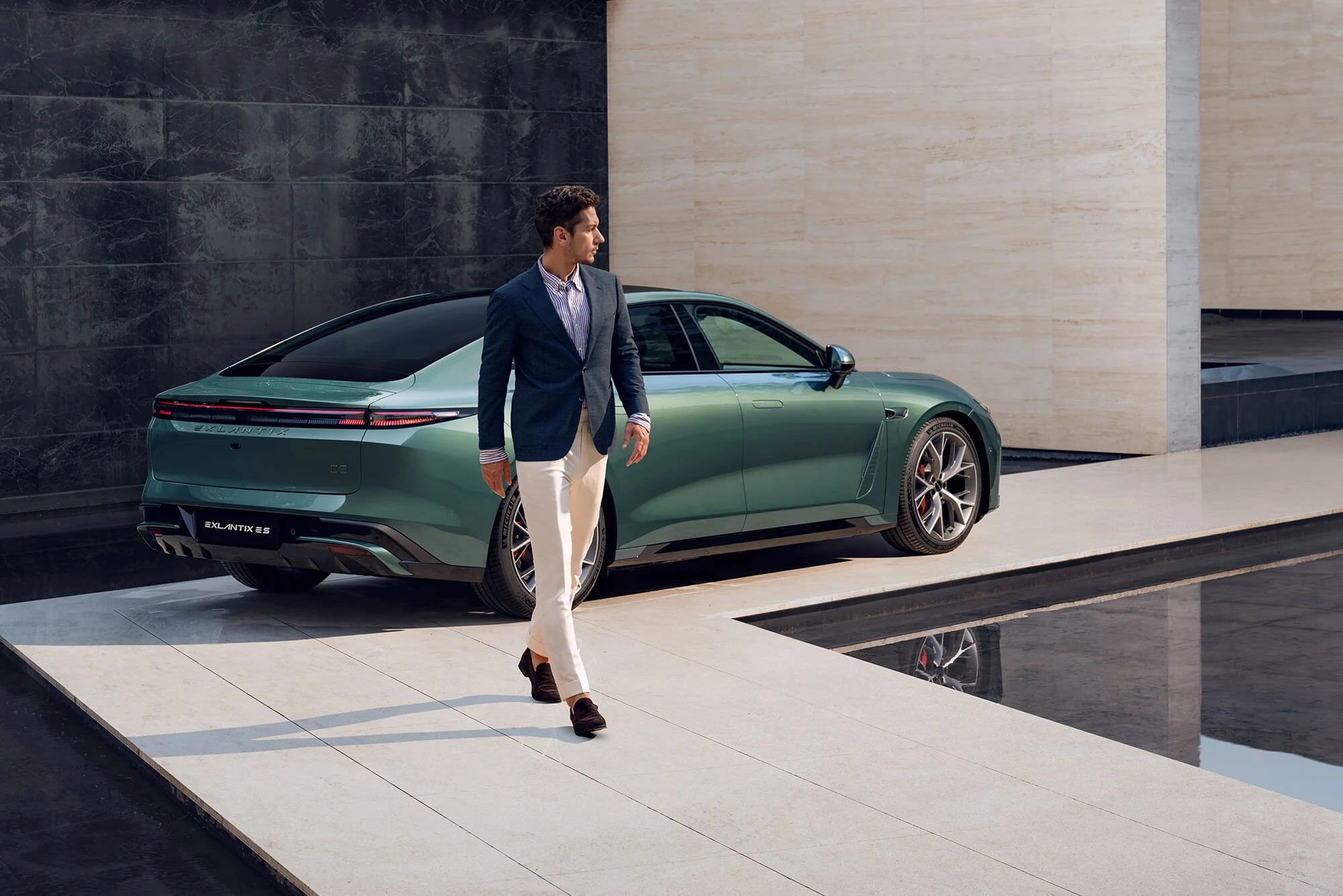 Exlantix ES 100kWh AWD exterior view
