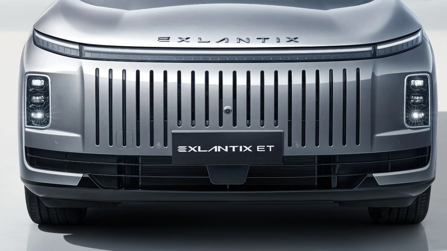 Exlantix ET 100kWh AWD headlights view