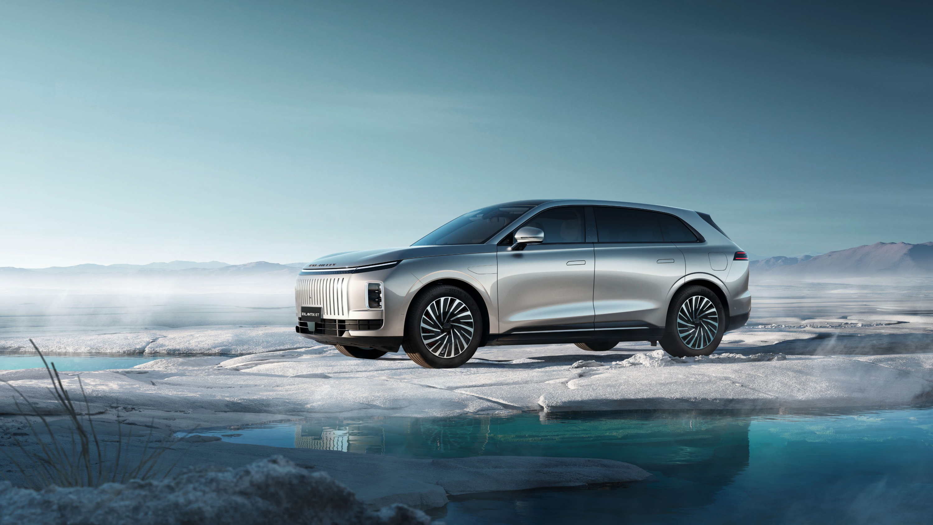 Exlantix ET 77kWh AWD exterior view