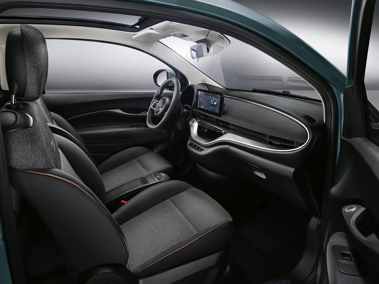 Fiat 500e 24 kWh interior view