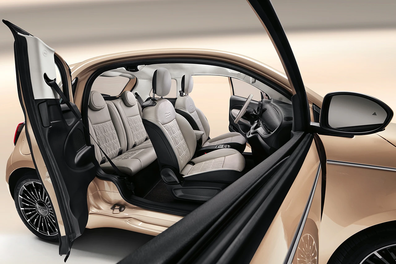 Fiat 500e 24 kWh door view