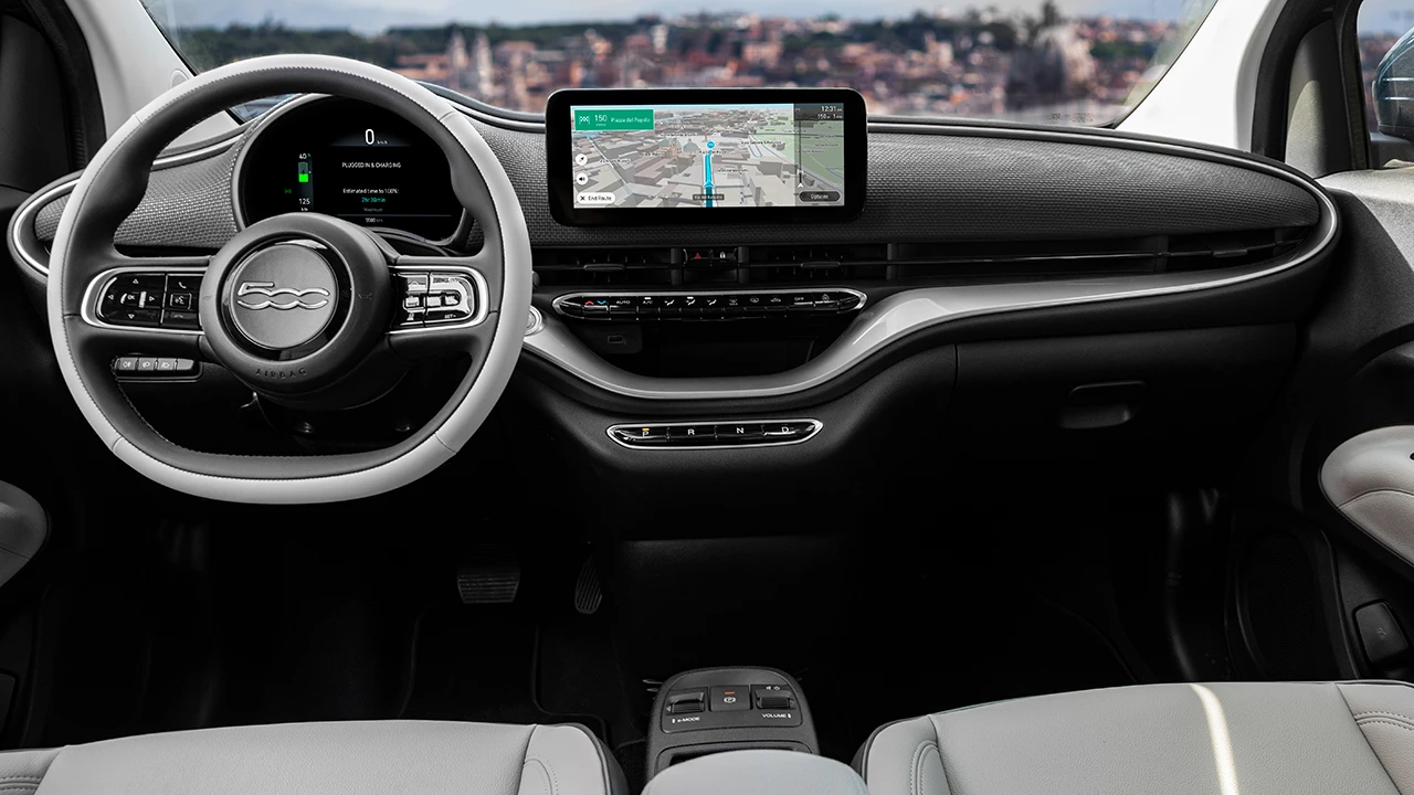 Fiat 500e 24 kWh screens view