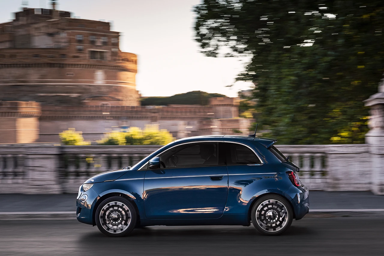 Fiat 500e 24 kWh exterior view