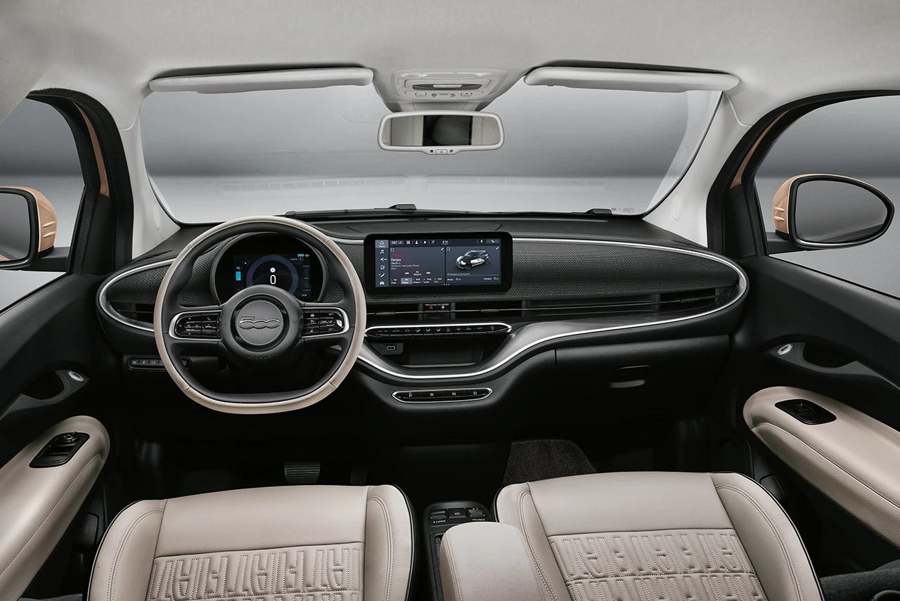 Fiat 500e 42 kWh interior view