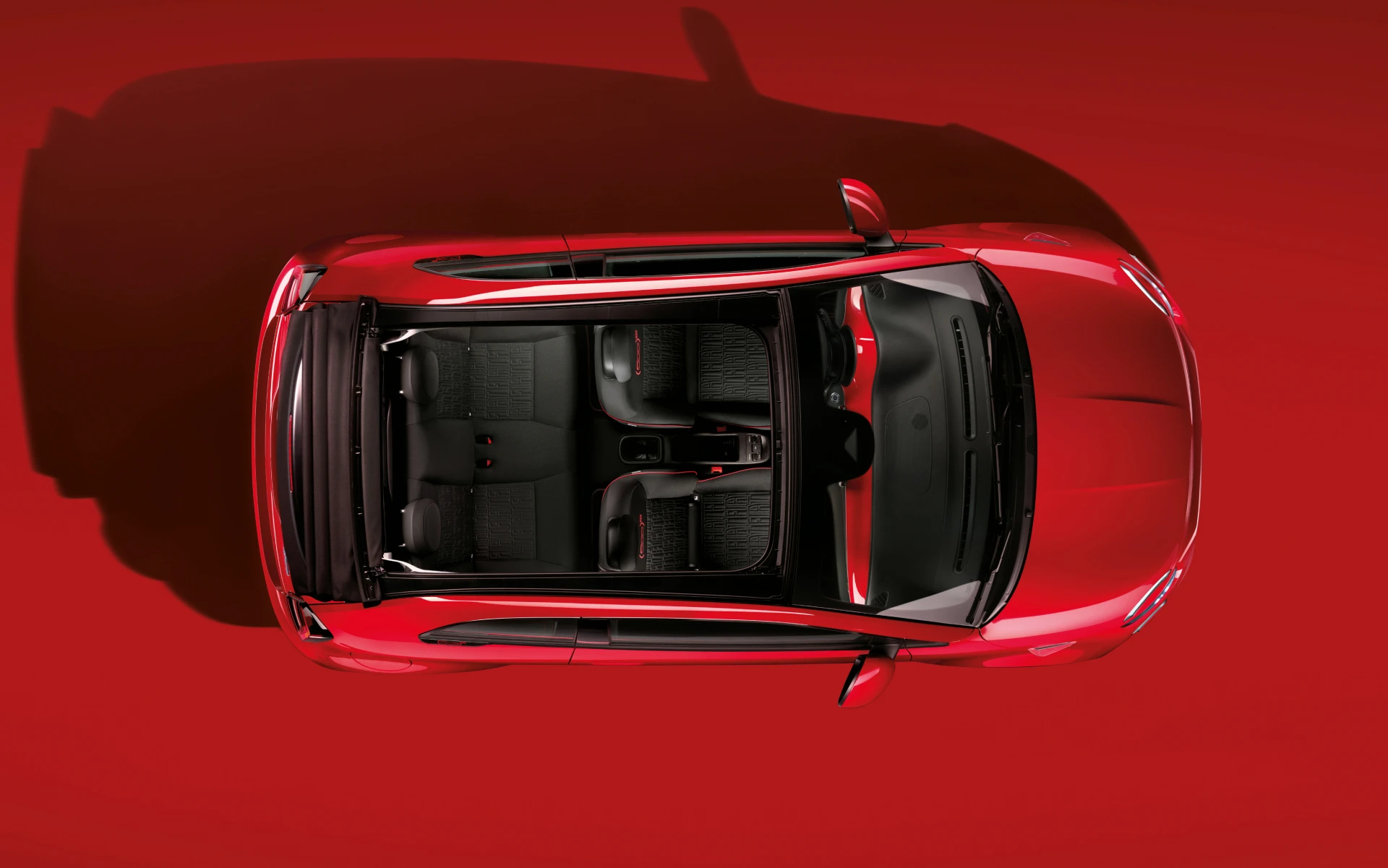 Fiat 500e 42 kWh exterior view